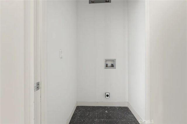 1100 Wilshire Boulevard 2207, Los Angeles, CA 90017
