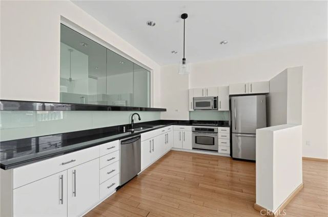 1100 Wilshire Boulevard 2207, Los Angeles, CA 90017