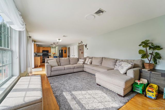 76 West Street, Patterson, NY 12563