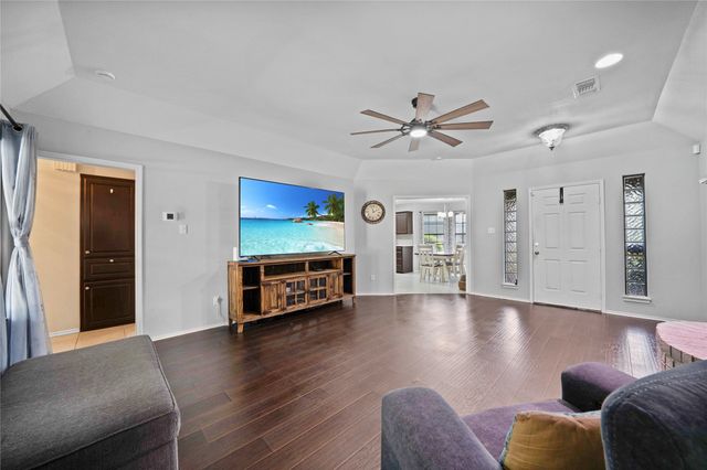 620 Linda Drive, Burleson, TX 76028