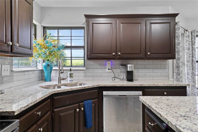 620 Linda Drive, Burleson, TX 76028