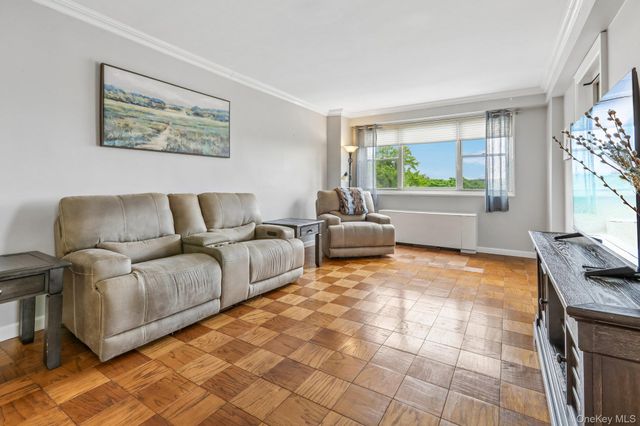 30 Lake Street 3J, White Plains, NY 10603