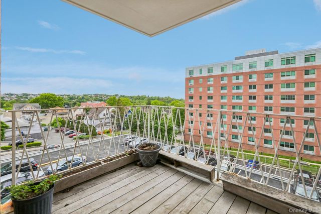 30 Lake Street 3J, White Plains, NY 10603