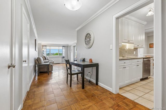 30 Lake Street 3J, White Plains, NY 10603