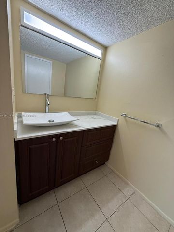 4848 NW 24th Ct 309, Lauderdale Lakes, FL 33313
