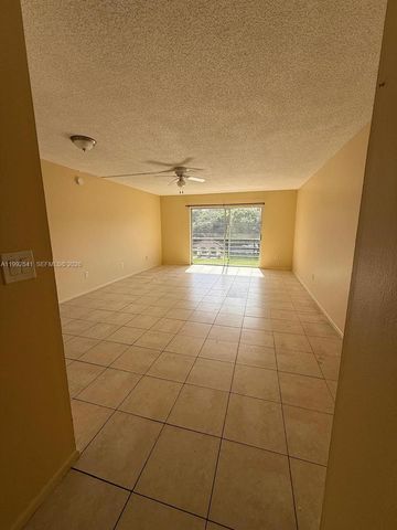 4848 NW 24th Ct 309, Lauderdale Lakes, FL 33313