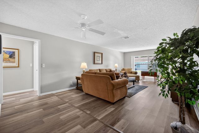 9890 Orchid Tree Trail B, Boynton Beach, FL 33436