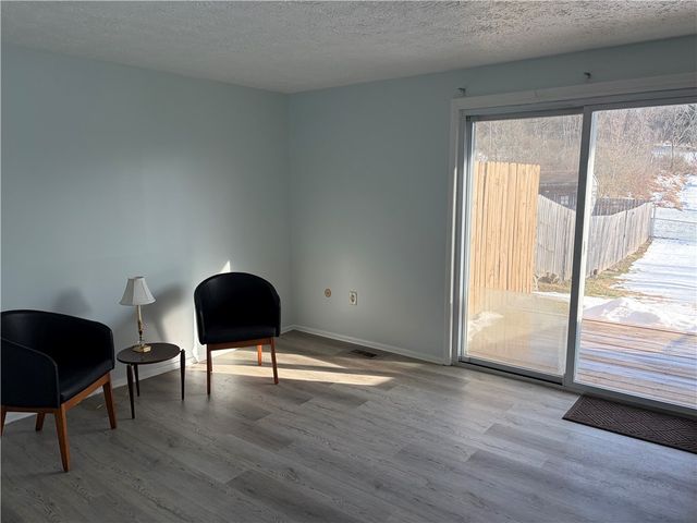 3101 Camberly Dr, Hampton, PA 15044