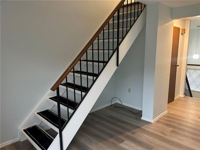 3101 Camberly Dr, Hampton, PA 15044