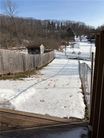 3101 Camberly Dr, Hampton, PA 15044