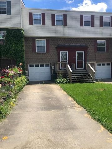 3101 Camberly Dr, Hampton, PA 15044