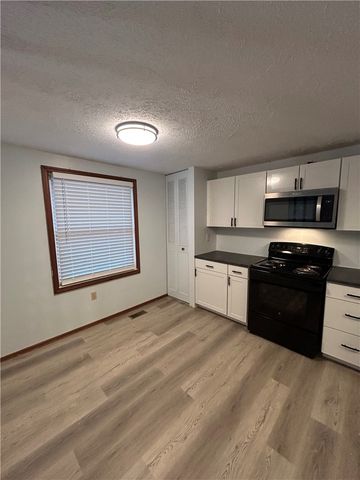 3101 Camberly Dr, Hampton, PA 15044