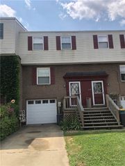 3101 Camberly Dr, Hampton, PA 15044