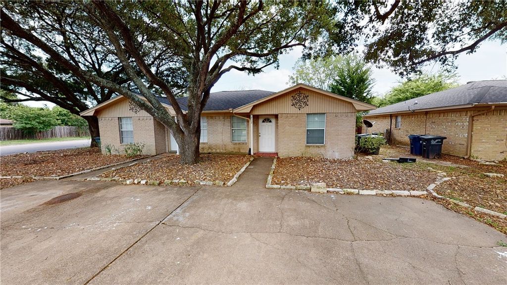 800 Llano Place, College Station, TX 77840
