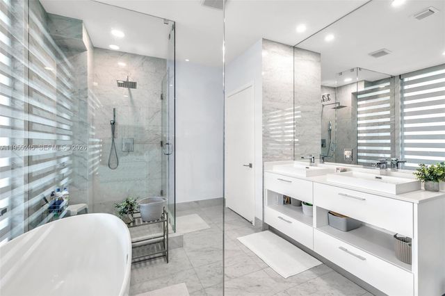 650 NE 32nd St BH4, Miami, FL 33137