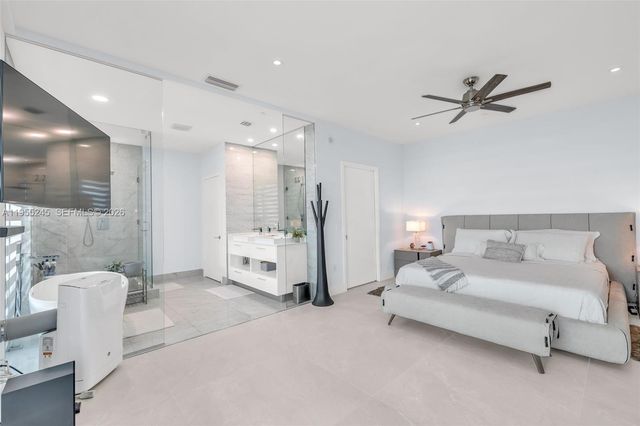 650 NE 32nd St BH4, Miami, FL 33137