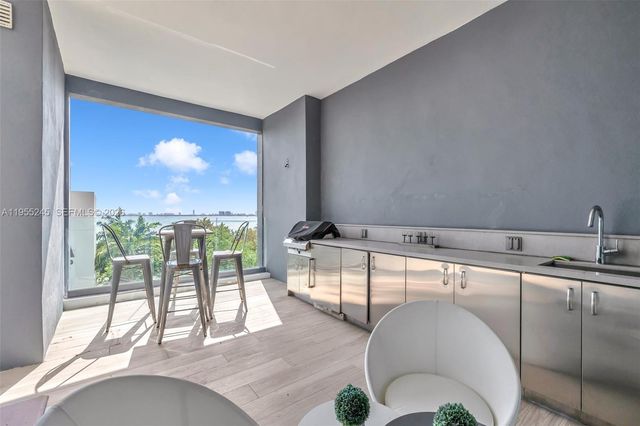 650 NE 32nd St BH4, Miami, FL 33137