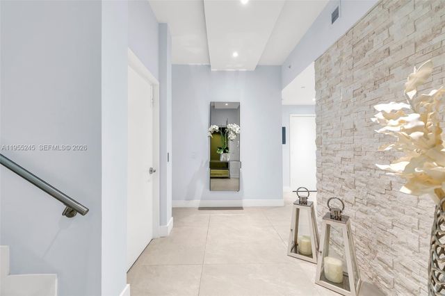 650 NE 32nd St BH4, Miami, FL 33137