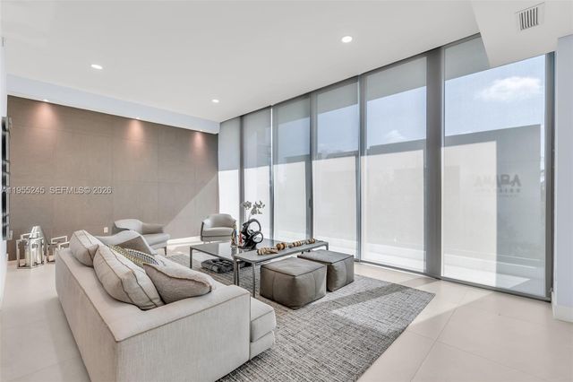 650 NE 32nd St BH4, Miami, FL 33137