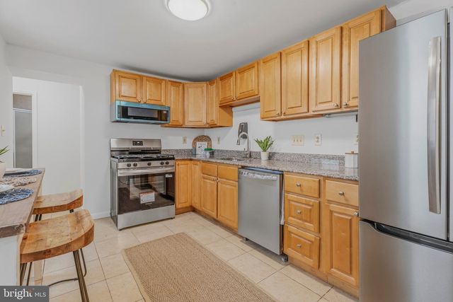 1824 E LOMBARD ST, Baltimore, MD 21231