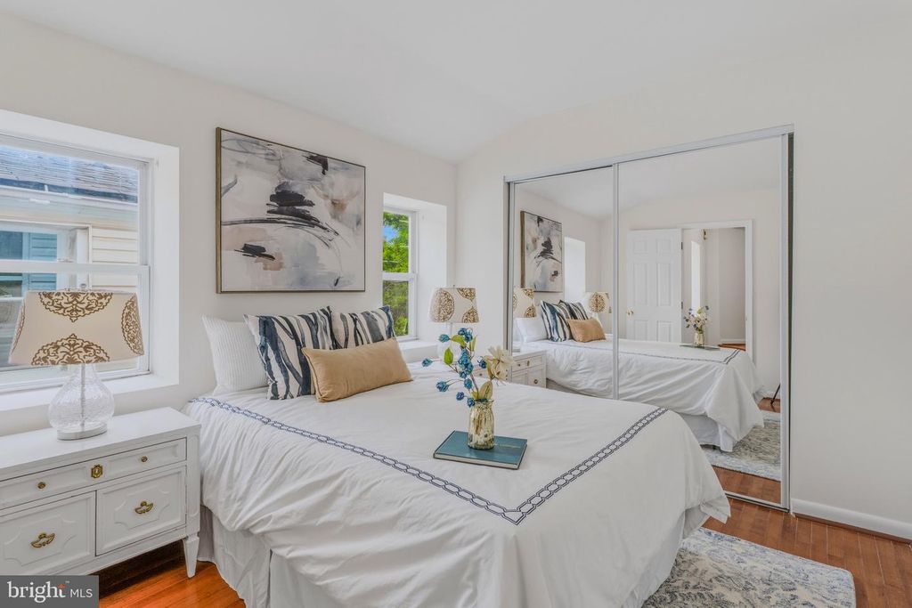 Image 15 of property listing at 1824 E LOMBARD ST, Baltimore, MD 21231