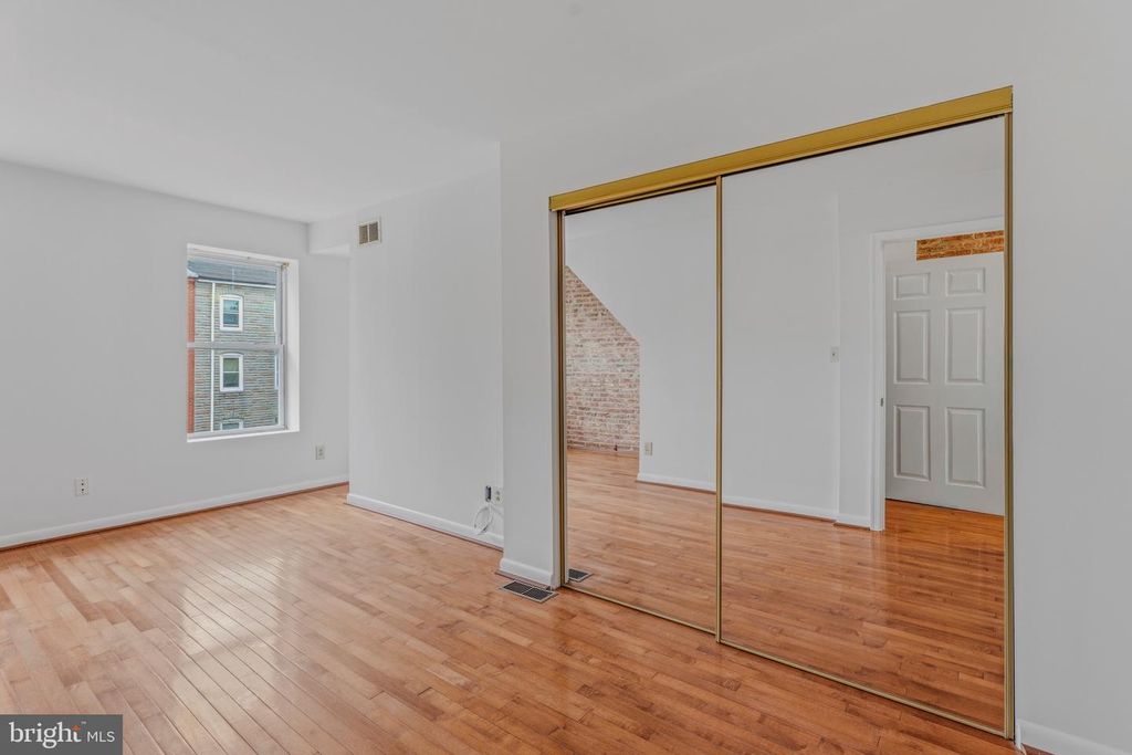 Image 21 of property listing at 1824 E LOMBARD ST, Baltimore, MD 21231