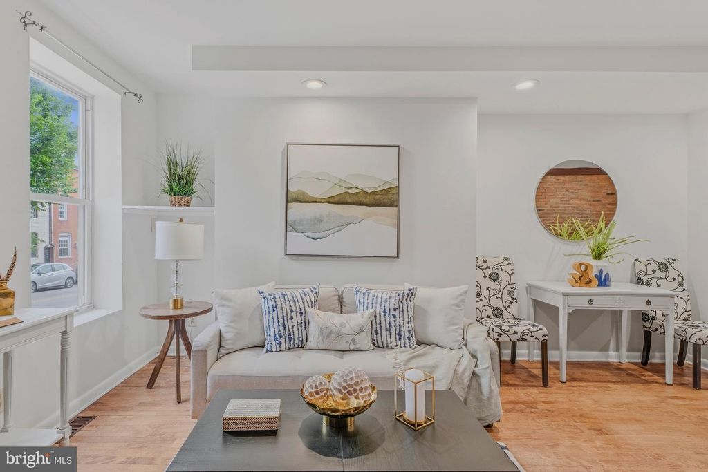 Image 3 of property listing at 1824 E LOMBARD ST, Baltimore, MD 21231