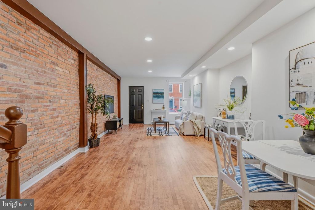 Image 5 of property listing at 1824 E LOMBARD ST, Baltimore, MD 21231