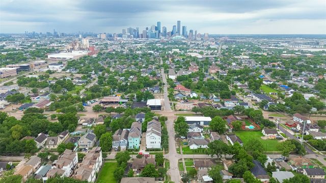 4802 Sherman Street, Houston, TX 77011