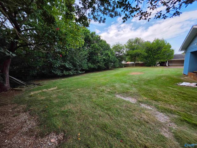 121 Westbury Drive SW, Huntsville, AL 35802