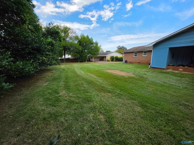 121 Westbury Drive SW, Huntsville, AL 35802