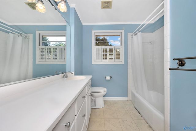 121 Westbury Drive SW, Huntsville, AL 35802