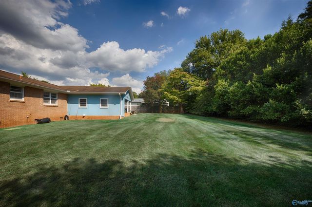 121 Westbury Drive SW, Huntsville, AL 35802