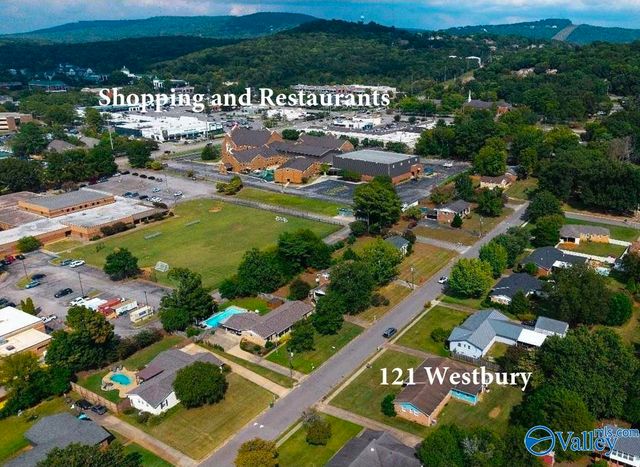 121 Westbury Drive SW, Huntsville, AL 35802
