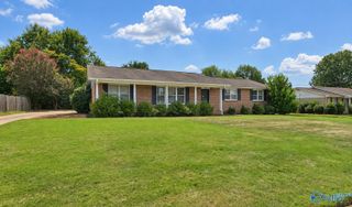 121 Westbury Drive SW, Huntsville, AL 35802