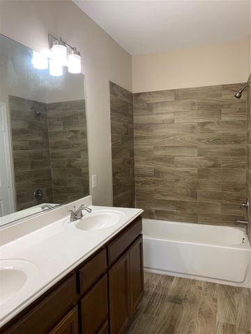 5329 Rue Street, Houston, TX 77033
