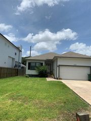 5329 Rue Street, Houston, TX 77033