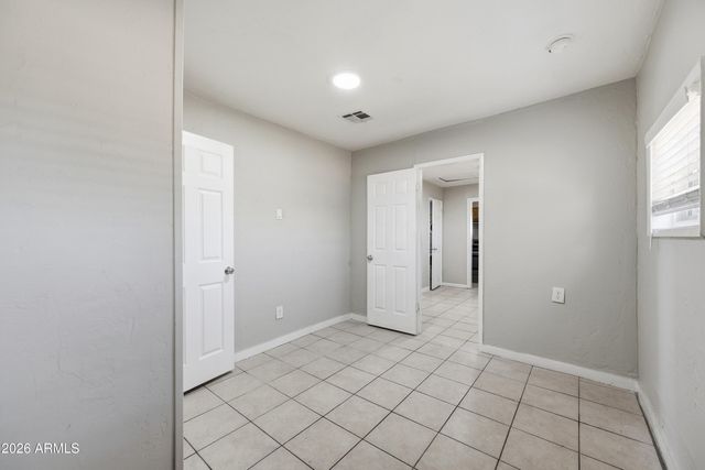 5206 W Ocotillo Road Apt B, Glendale, AZ 85301