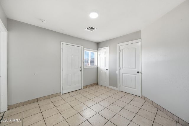 5206 W Ocotillo Road Apt B, Glendale, AZ 85301