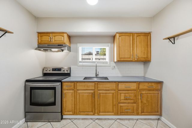 5206 W Ocotillo Road Apt B, Glendale, AZ 85301