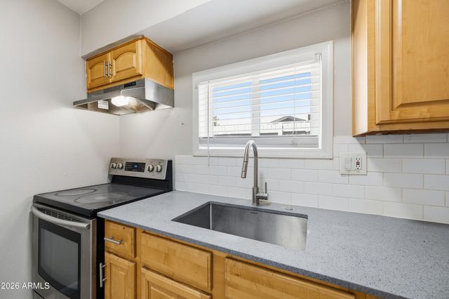 5206 W Ocotillo Road Apt B, Glendale, AZ 85301