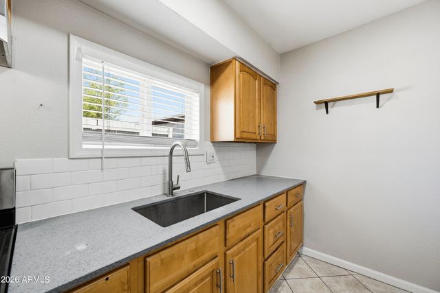 5206 W Ocotillo Road Apt B, Glendale, AZ 85301