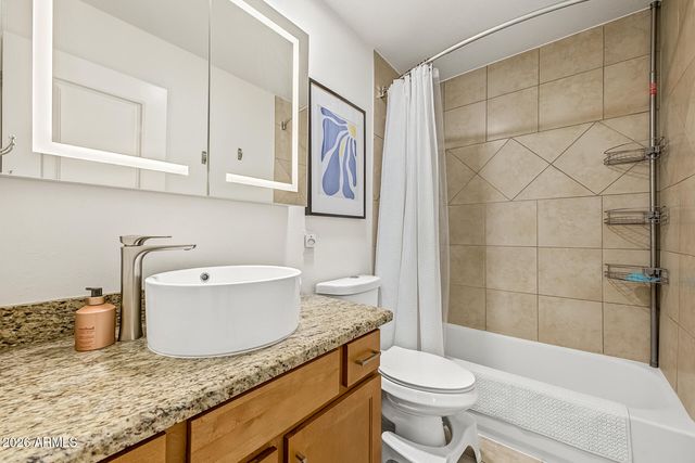 1225 E MEDLOCK Drive 207, Phoenix, AZ 85014