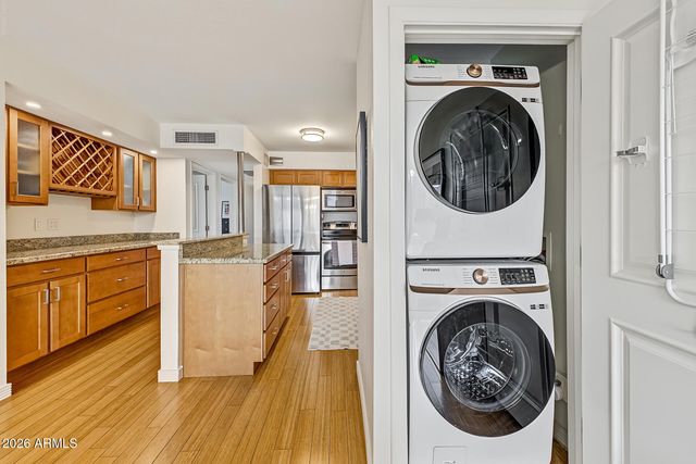 1225 E MEDLOCK Drive 207, Phoenix, AZ 85014