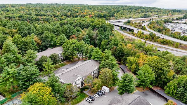 5 Autumn Leaf Dr Apt 13, Nashua, NH 03060