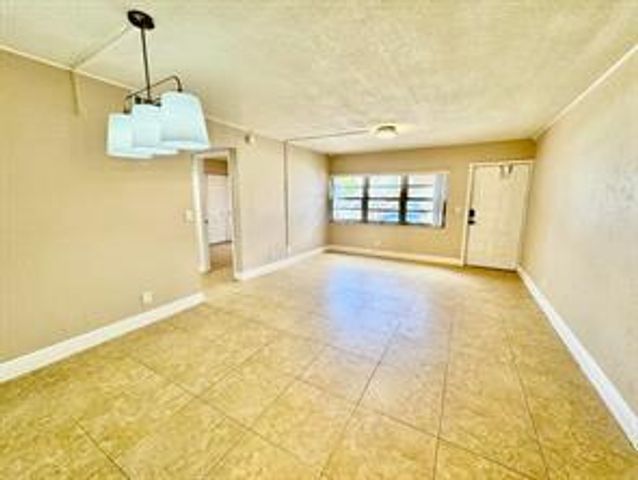 10008 TWIN LAKES Drive 36-A, Coral Springs, FL 33071