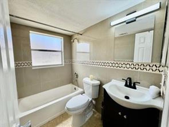 10008 TWIN LAKES Drive 36-A, Coral Springs, FL 33071