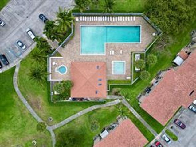 10008 TWIN LAKES Drive 36-A, Coral Springs, FL 33071