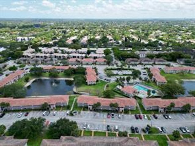 10008 TWIN LAKES Drive 36-A, Coral Springs, FL 33071