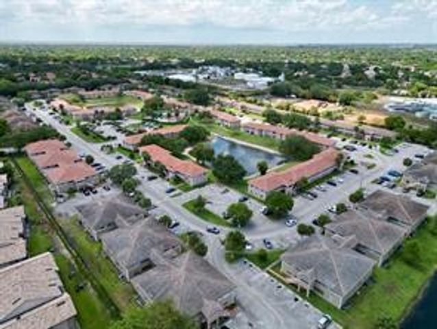 10008 TWIN LAKES Drive 36-A, Coral Springs, FL 33071